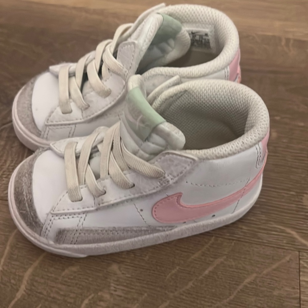 6c Nike blazer